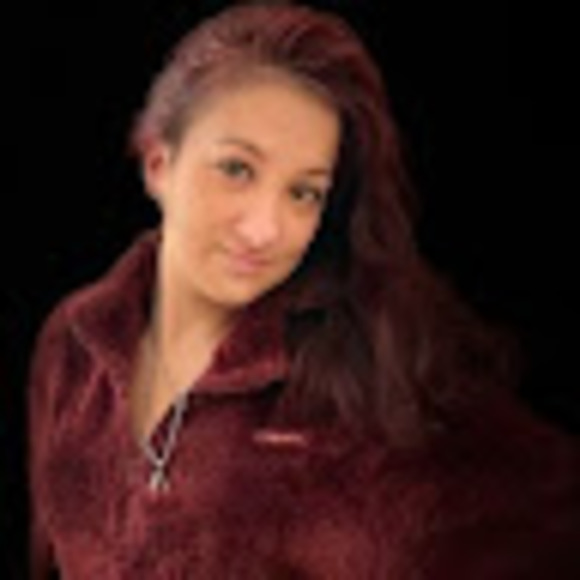 Meet your Posher, Jessica - Picture 1 of 1